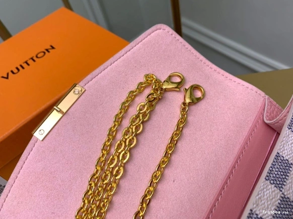 First bag ru LOUIS CHAIN WALLET VUITTON CROISETTE 0815